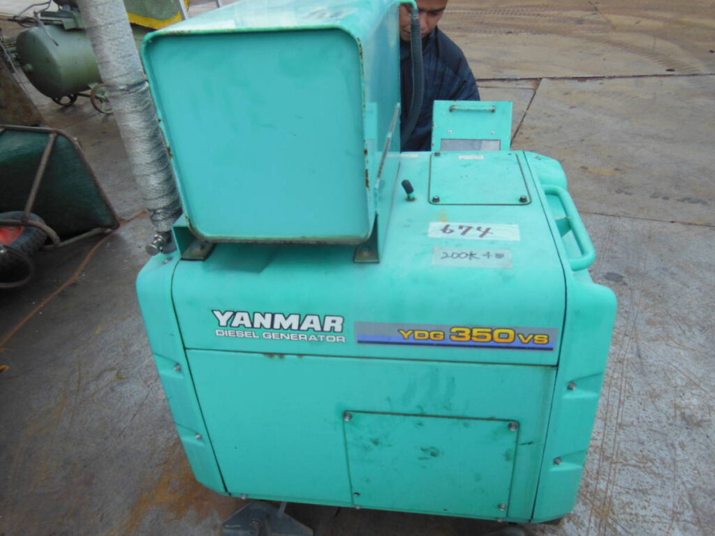 №674 発電機 ヤンマー YDG350VS‐6E ディーゼルエンジン 3.3KVA 100V 60HZ 3992時間