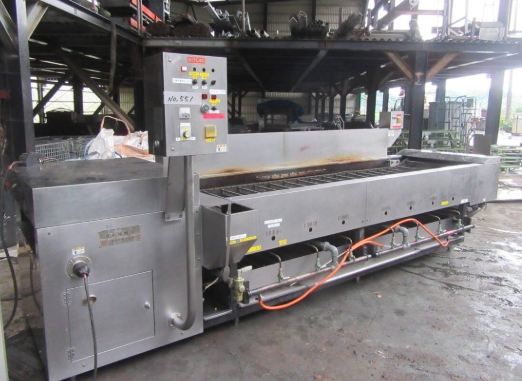 油谷 №551 自動 連続 フライヤー 揚げ物 自動揚物機 ベルトコンベア コンベア式 コンベアフライヤー 長さ2600㎜ スピード調整 温度調整OK