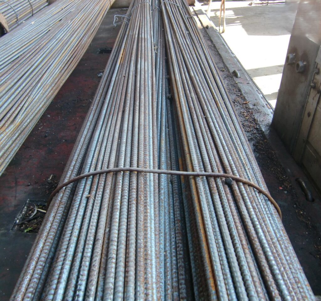 油谷 №8216 鉄筋 長さ7.5m 径10㎜ 異形棒鋼 重量2260キロ 1束約560本 新品 土間コン 配筋 基礎 中古 コンクリート割れ防止 左官 型枠