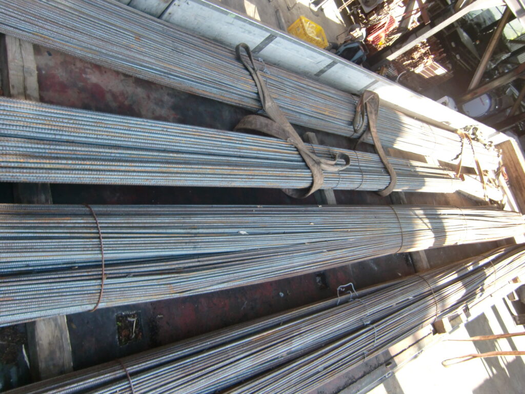 油谷 №8216 鉄筋 長さ7.5m 径10㎜ 異形棒鋼 重量2260キロ 1束約560本 新品 土間コン 配筋 基礎 中古 コンクリート割れ防止 左官 型枠