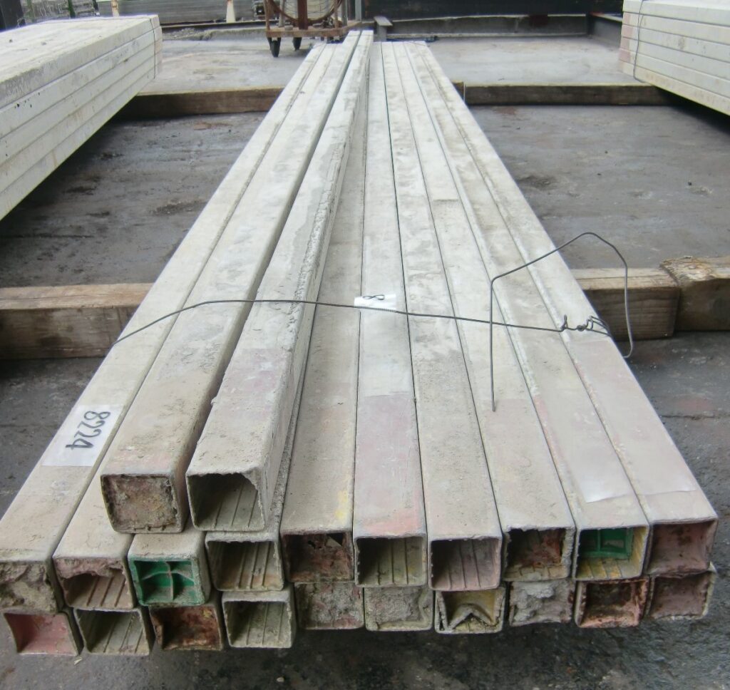 油谷 №8224 アルミ 角パイプ 60㎜×60㎜ 長4M 在庫22本 型枠 基礎 保持 根太 胴縁 アルミ鋼管 フェンス ウッドデッキ バタ角 建設資材