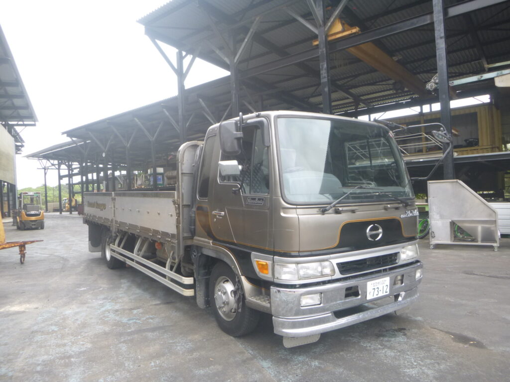 油谷 №7073 福岡 H8年 日野 レンジャー JO8C セミワイド 平ボディー 4トン アルミアオリ 荷台鉄板 タイヤ新 ナンバー付 200Lタンク 中古